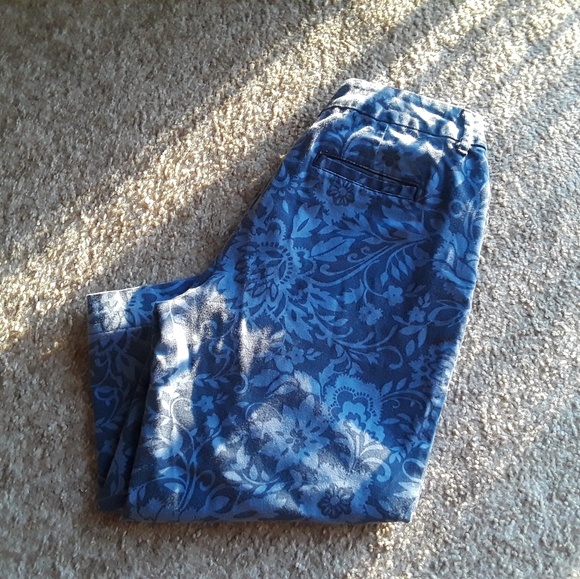 St. John's Bay blue capris - Picture 2 of 2